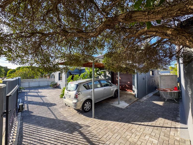 2 Bedroom Property for Sale in Sandbaai Western Cape